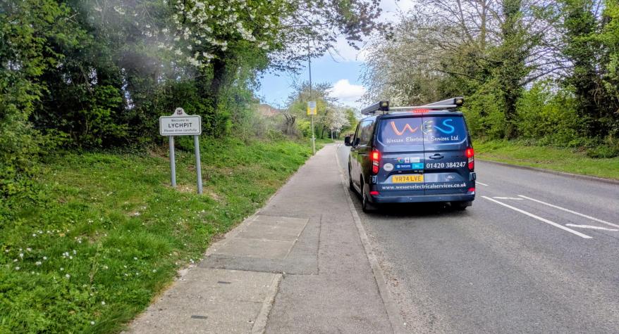 Local Electrician in Lychpit